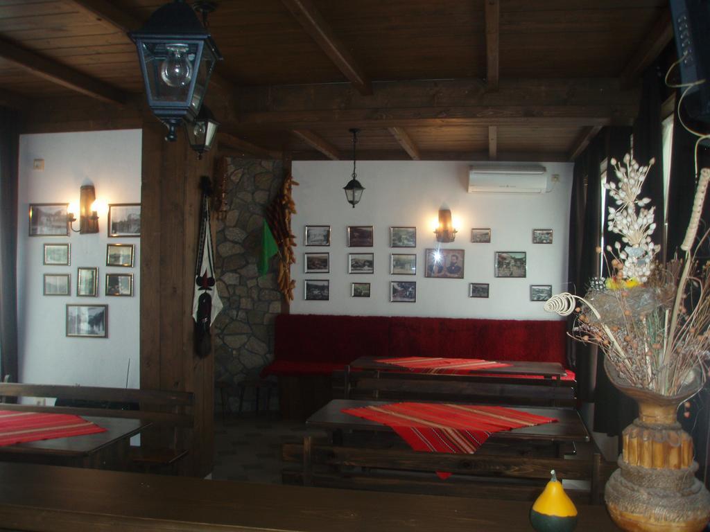 Mania Guest House Kalofer Phòng bức ảnh