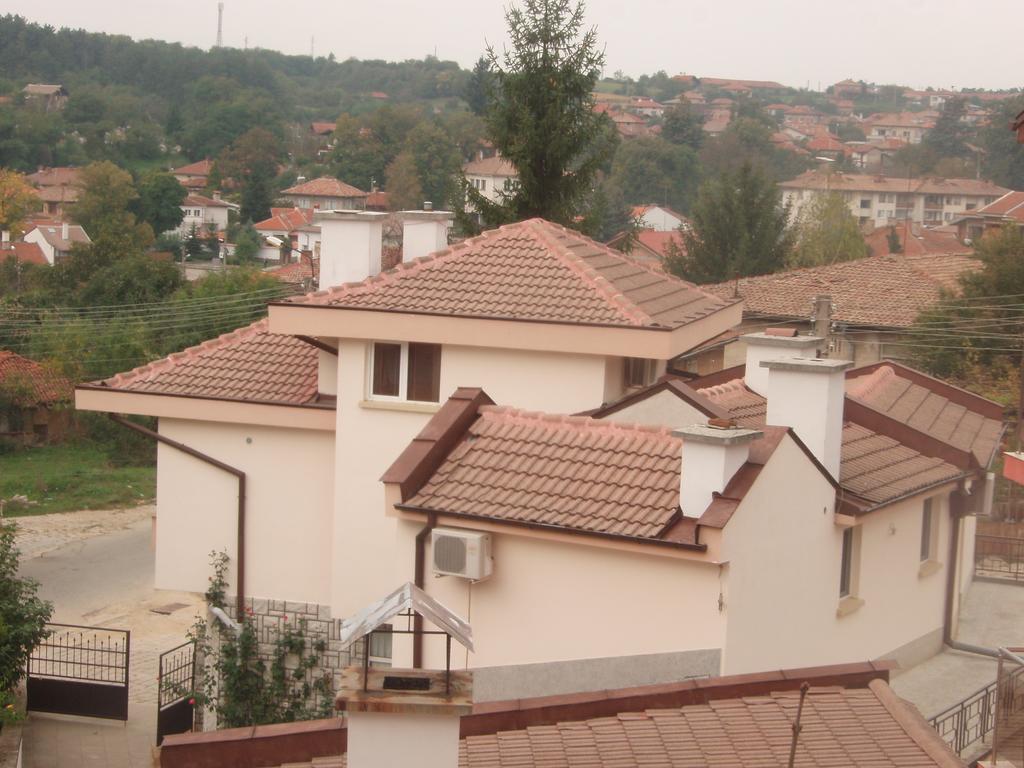 Mania Guest House Kalofer Ngoại thất bức ảnh