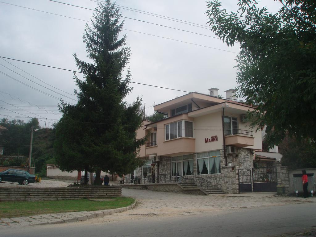Mania Guest House Kalofer Ngoại thất bức ảnh
