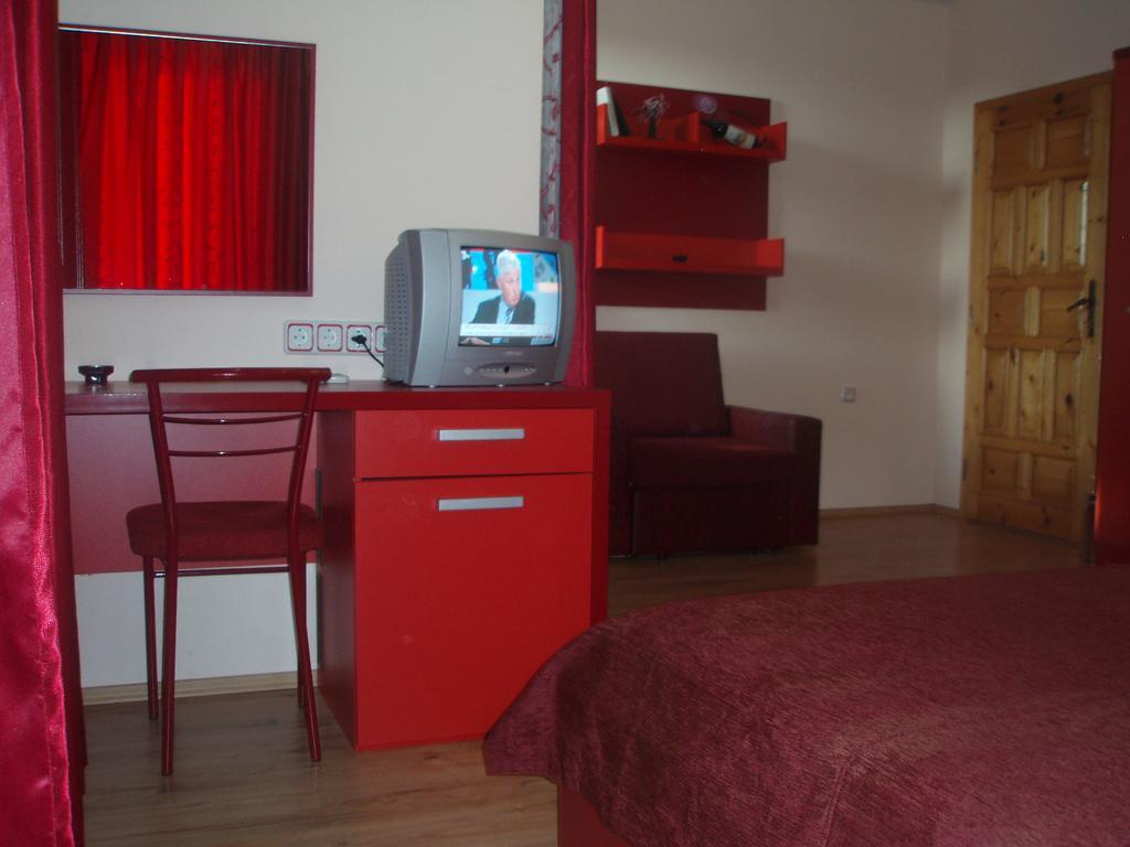 Mania Guest House Kalofer Phòng bức ảnh