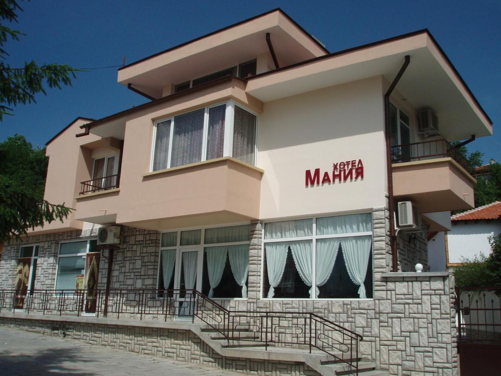 Mania Guest House Kalofer Ngoại thất bức ảnh