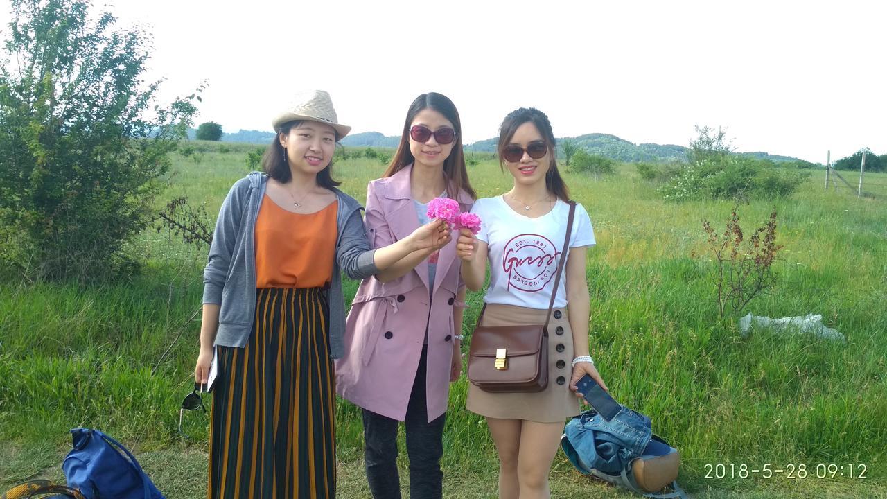 Mania Guest House Kalofer Ngoại thất bức ảnh